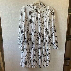 Ember Floral Black and White Dress. NWT. Size S